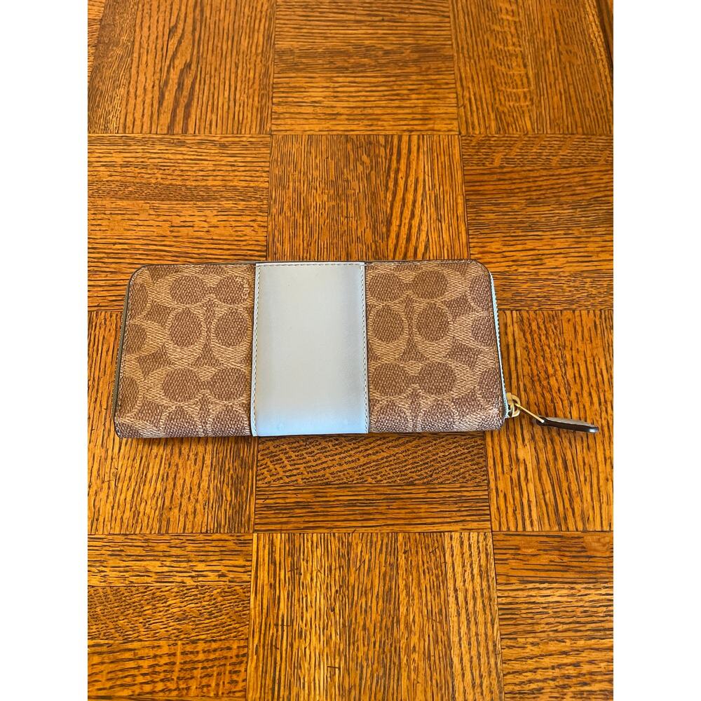 Coach zip around wallet - Picture 2 of 7